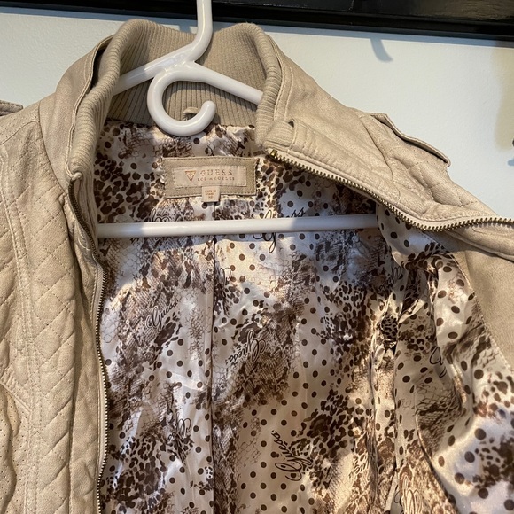 Guess jacket. - Picture 3 of 3